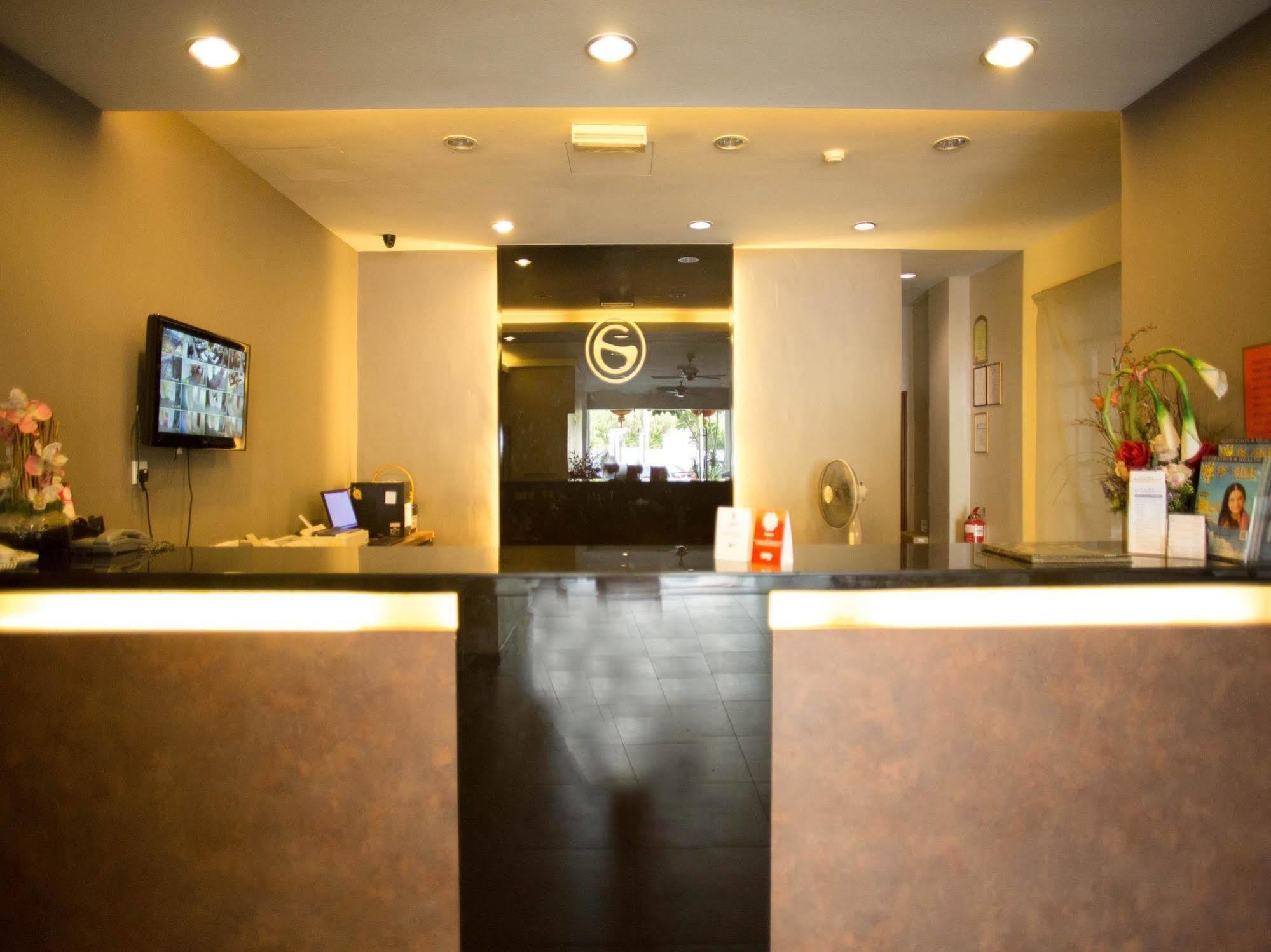 Hotel Golden Court - Tun Abdul Razak