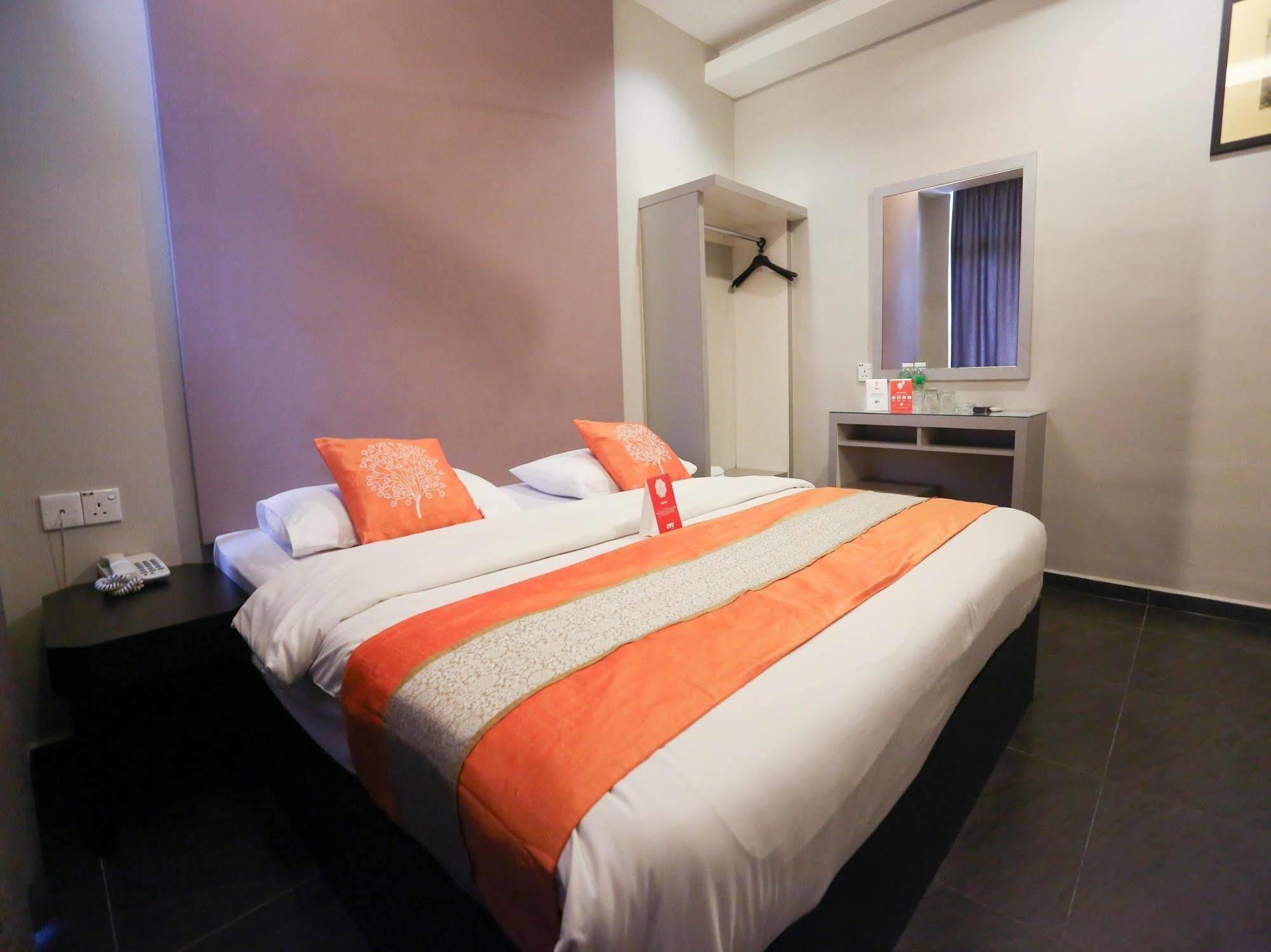 Hotel Golden Court - Tun Abdul Razak 3*