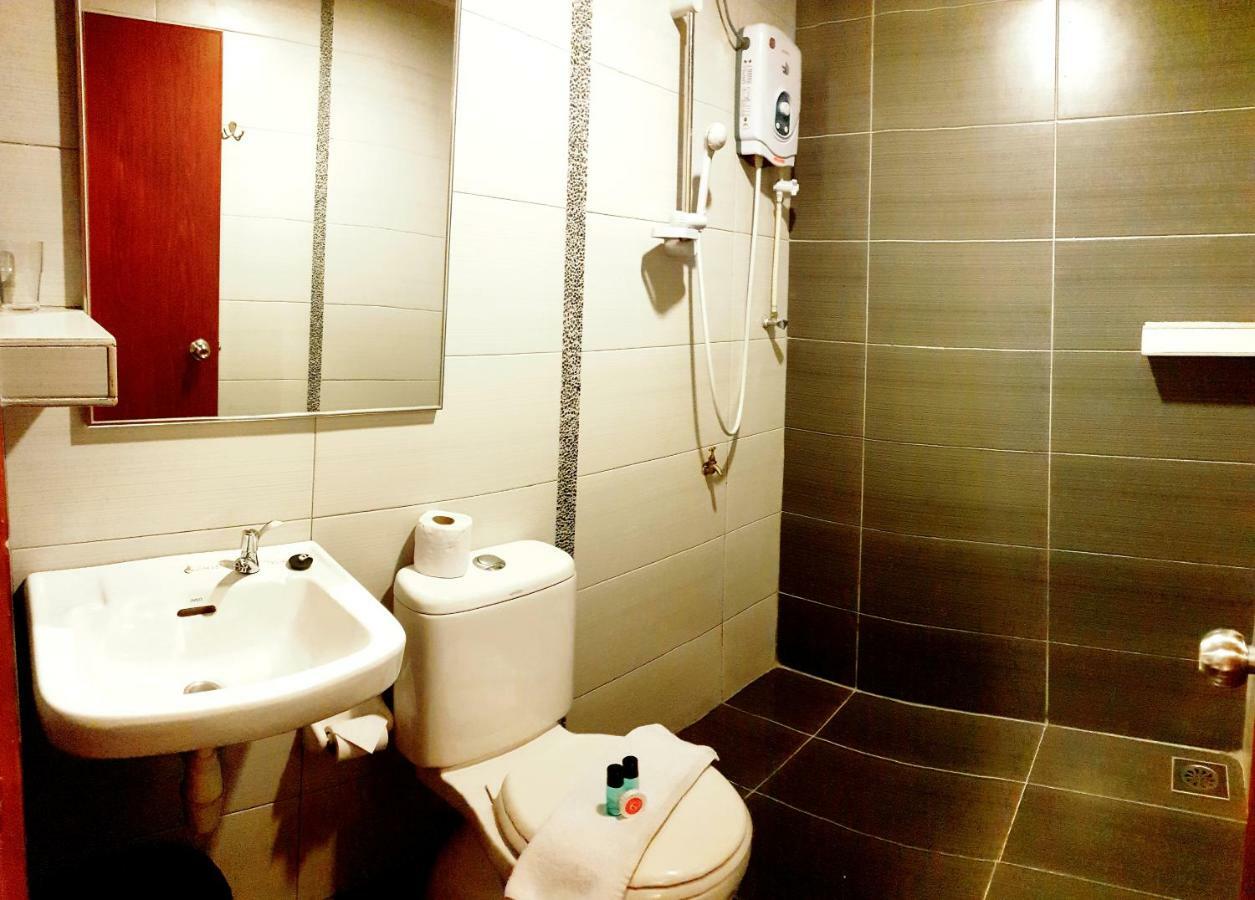 Hotel Golden Court - Tun Abdul Razak Johor Bahru